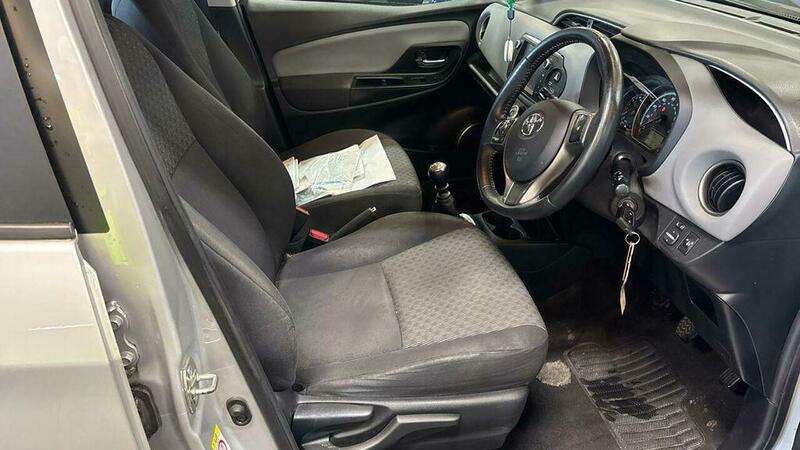 2015 TOYOTA YARIS 2015 TOYOTA YARIS