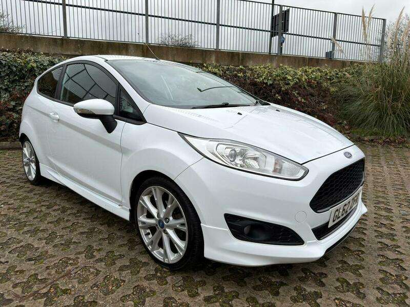 A 2013 FORD FIESTA 1.0T EcoBoost Zetec S Euro 5 (s/s) 3dr A 2013 FORD FIESTA 1.0T EcoBoost Zetec S Euro 5 (s/s) 3dr