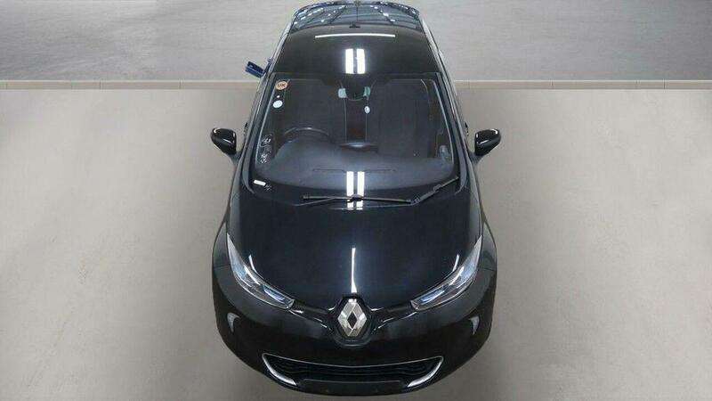 A 2015 RENAULT ZOE 22kWh Dynamique Intens Auto 5dr (Battery Lease) A 2015 RENAULT ZOE 22kWh Dynamique Intens Auto 5dr (Battery Lease)