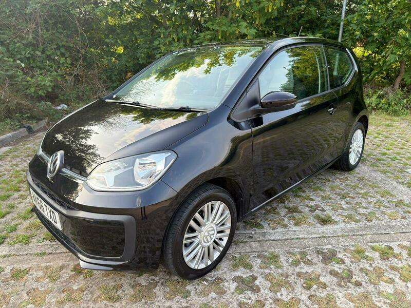A 2016 VOLKSWAGEN UP 1.0 Move up! Euro 6 3dr A 2016 VOLKSWAGEN UP 1.0 Move up! Euro 6 3dr