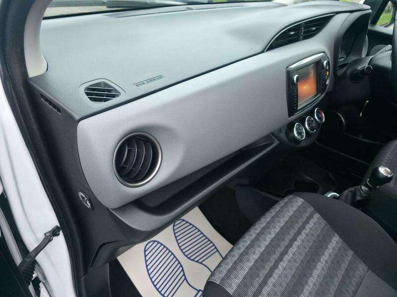 2016 TOYOTA YARIS 2016 TOYOTA YARIS