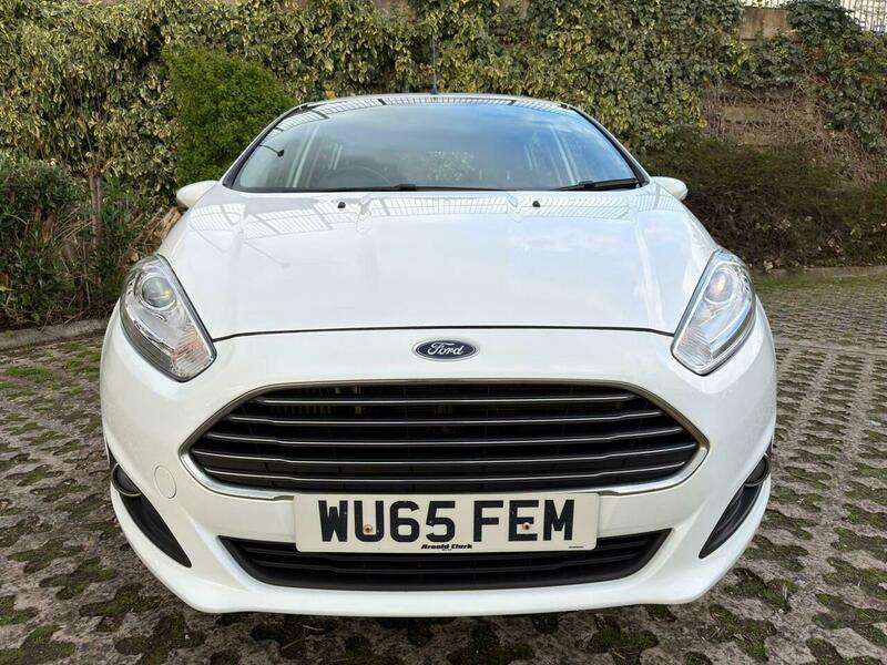 A 2015 FORD FIESTA 1.0T EcoBoost Zetec Euro 6 (s/s) 5dr A 2015 FORD FIESTA 1.0T EcoBoost Zetec Euro 6 (s/s) 5dr