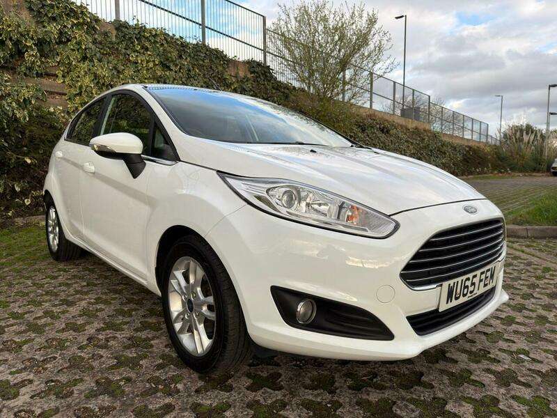 A 2015 FORD FIESTA 1.0T EcoBoost Zetec Euro 6 (s/s) 5dr A 2015 FORD FIESTA 1.0T EcoBoost Zetec Euro 6 (s/s) 5dr