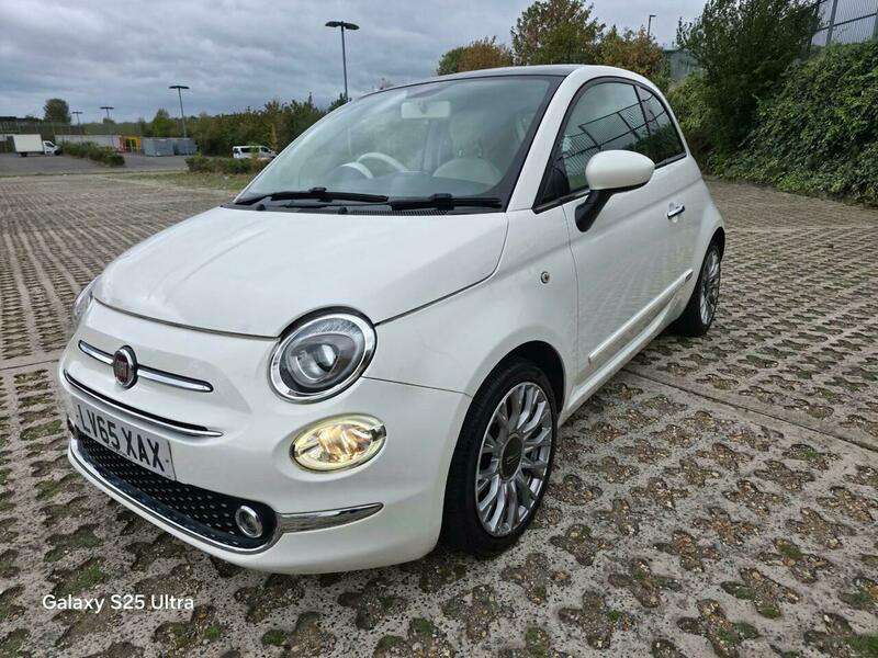 A 2015 FIAT 500 1.2 Lounge Euro 6 (s/s) 3dr A 2015 FIAT 500 1.2 Lounge Euro 6 (s/s) 3dr