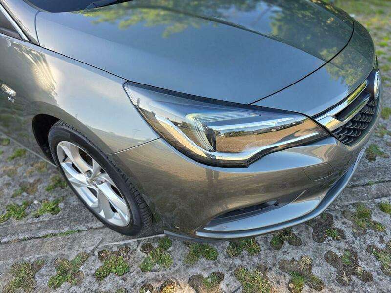 A 2016 VAUXHALL ASTRA 1.4i Turbo SRi Nav Euro 6 5dr A 2016 VAUXHALL ASTRA 1.4i Turbo SRi Nav Euro 6 5dr