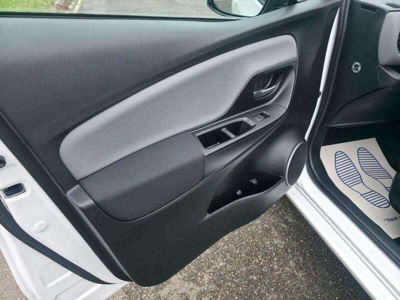 2016 TOYOTA YARIS 2016 TOYOTA YARIS