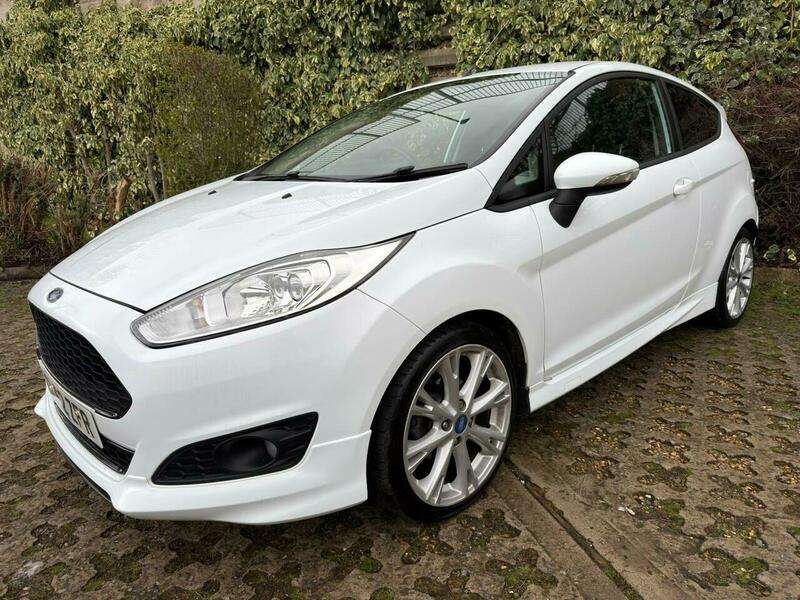 A 2013 FORD FIESTA 1.0T EcoBoost Zetec S Euro 5 (s/s) 3dr A 2013 FORD FIESTA 1.0T EcoBoost Zetec S Euro 5 (s/s) 3dr