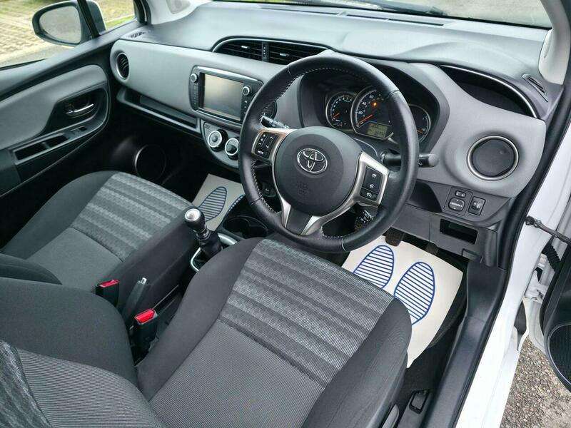 2016 TOYOTA YARIS 2016 TOYOTA YARIS