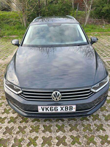 A 2016 VOLKSWAGEN PASSAT 2.0 TDI BlueMotion Tech SE Business DSG Euro 6 (s/s) 5dr A 2016 VOLKSWAGEN PASSAT 2.0 TDI BlueMotion Tech SE Business DSG Euro 6 (s/s) 5dr
