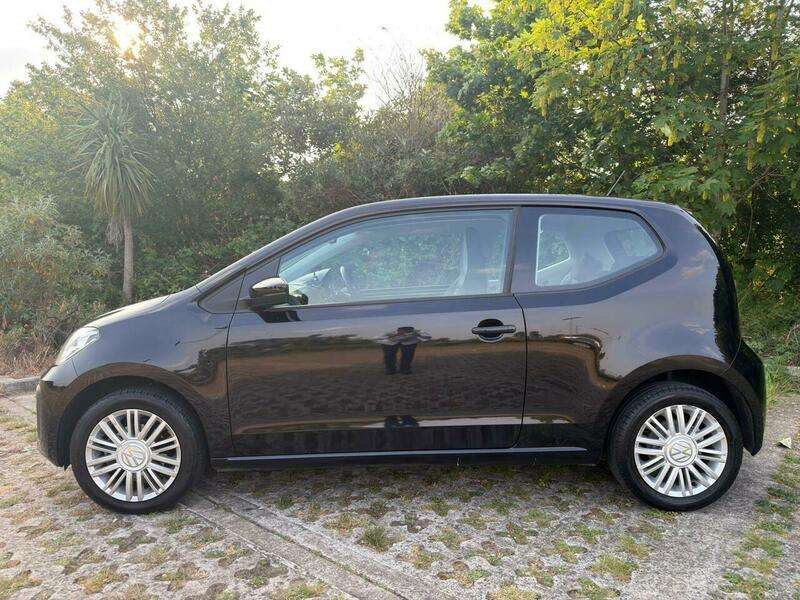 A 2016 VOLKSWAGEN UP 1.0 Move up! Euro 6 3dr A 2016 VOLKSWAGEN UP 1.0 Move up! Euro 6 3dr