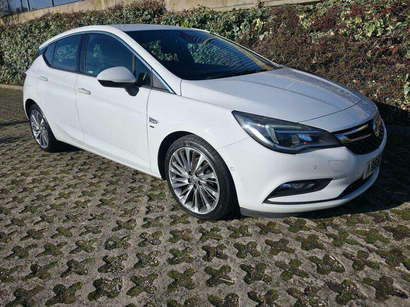 A 2015 VAUXHALL ASTRA 1.4i Turbo SRi Nav Euro 6 5dr A 2015 VAUXHALL ASTRA 1.4i Turbo SRi Nav Euro 6 5dr