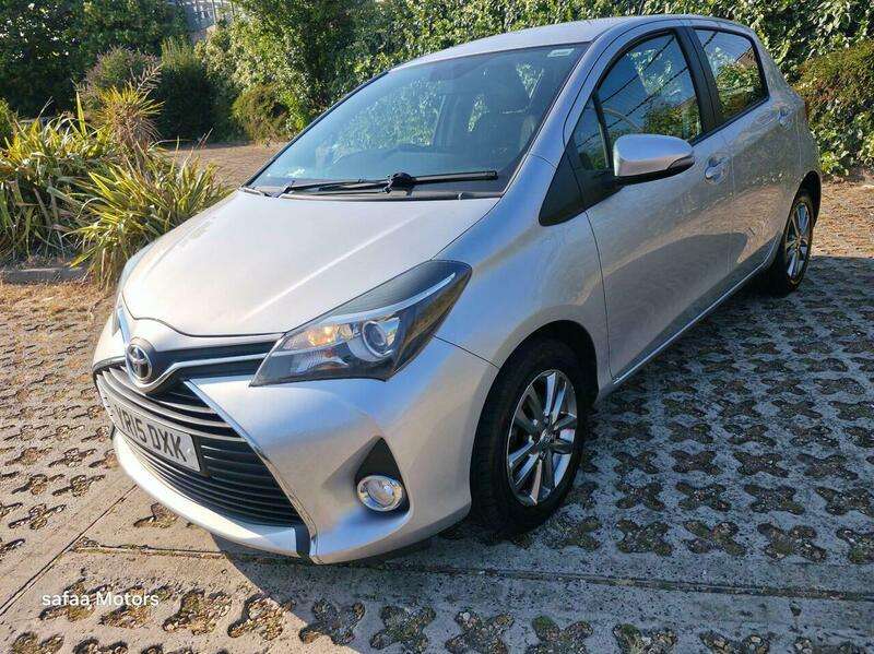 A 2015 TOYOTA YARIS 1.33 Dual VVT-i Icon Euro 5 5dr Euro 5 A 2015 TOYOTA YARIS 1.33 Dual VVT-i Icon Euro 5 5dr Euro 5