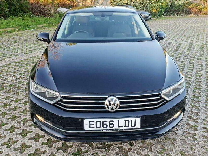 A 2016 VOLKSWAGEN PASSAT 1.6 TDI BlueMotion Tech SE Business Euro 6 (s/s) 4dr A 2016 VOLKSWAGEN PASSAT 1.6 TDI BlueMotion Tech SE Business Euro 6 (s/s) 4dr