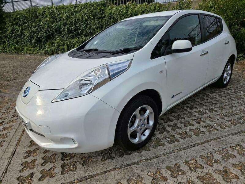 A 2014 NISSAN LEAF 24kWh Acenta Auto 5dr A 2014 NISSAN LEAF 24kWh Acenta Auto 5dr