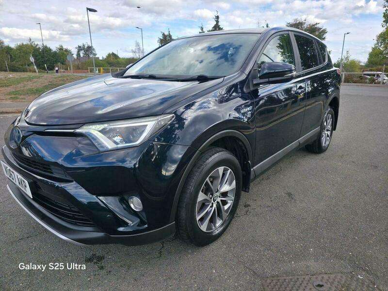 A 2017 TOYOTA RAV4 2.5 VVT-h Icon Tech CVT Euro 6 (s/s) 5dr A 2017 TOYOTA RAV4 2.5 VVT-h Icon Tech CVT Euro 6 (s/s) 5dr
