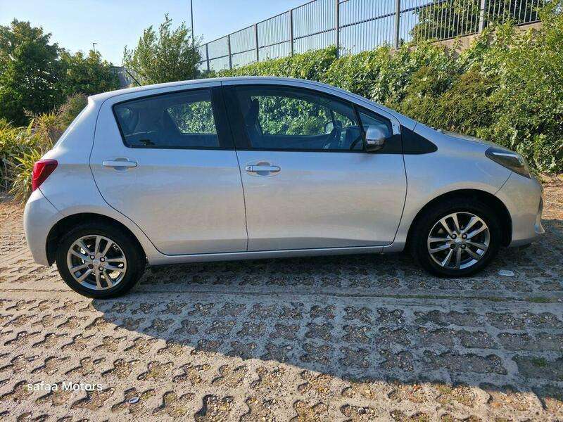 A 2015 TOYOTA YARIS 1.33 Dual VVT-i Icon Euro 5 5dr Euro 5 A 2015 TOYOTA YARIS 1.33 Dual VVT-i Icon Euro 5 5dr Euro 5