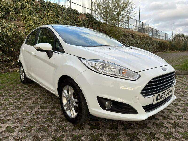 A 2015 FORD FIESTA 1.0T EcoBoost Zetec Euro 6 (s/s) 5dr A 2015 FORD FIESTA 1.0T EcoBoost Zetec Euro 6 (s/s) 5dr