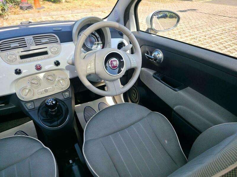2011 FIAT 500 2011 FIAT 500