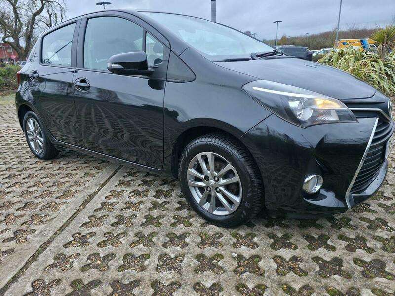 A 2014 TOYOTA YARIS 1.33 Dual VVT-i Icon Euro 5 5dr Euro 5 A 2014 TOYOTA YARIS 1.33 Dual VVT-i Icon Euro 5 5dr Euro 5
