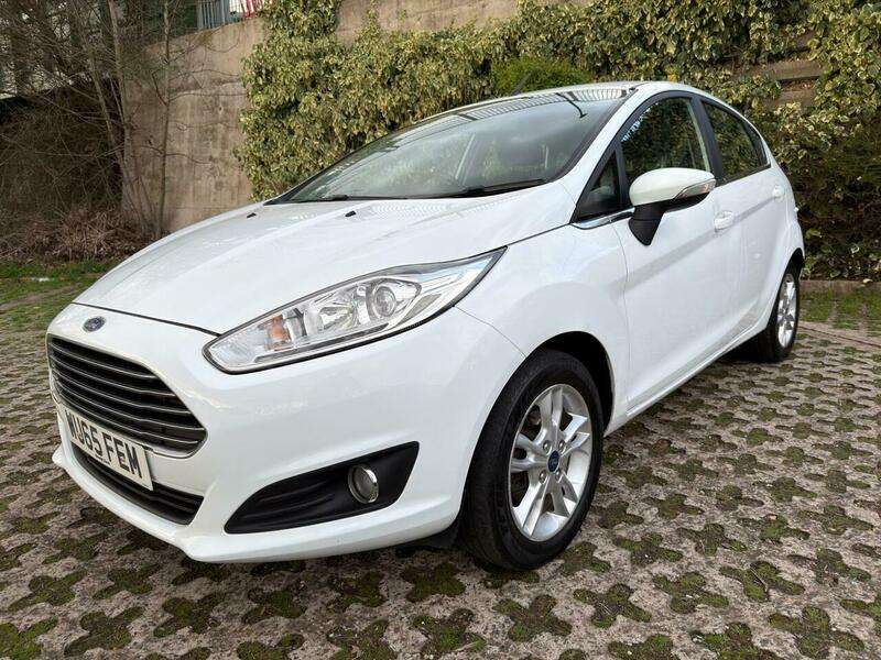 A 2015 FORD FIESTA 1.0T EcoBoost Zetec Euro 6 (s/s) 5dr A 2015 FORD FIESTA 1.0T EcoBoost Zetec Euro 6 (s/s) 5dr
