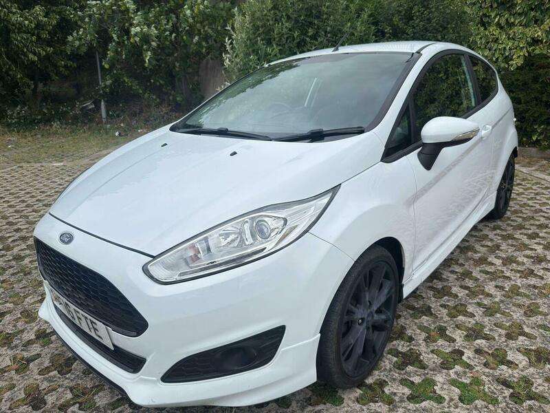 A 2016 FORD FIESTA 1.0T EcoBoost Zetec S Euro 6 (s/s) 3dr A 2016 FORD FIESTA 1.0T EcoBoost Zetec S Euro 6 (s/s) 3dr