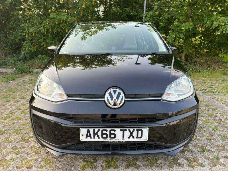A 2016 VOLKSWAGEN UP 1.0 Move up! Euro 6 3dr A 2016 VOLKSWAGEN UP 1.0 Move up! Euro 6 3dr