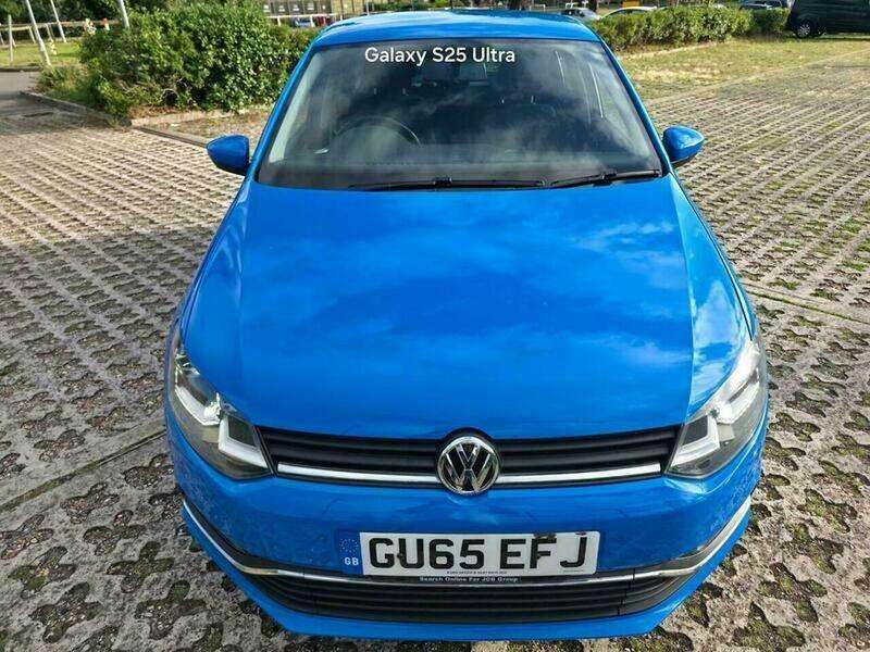 A 2015 VOLKSWAGEN POLO 1.2 TSI BlueMotion Tech SEL Euro 6 (s/s) 5dr A 2015 VOLKSWAGEN POLO 1.2 TSI BlueMotion Tech SEL Euro 6 (s/s) 5dr