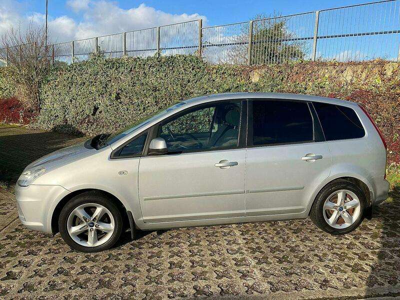 A 2010 FORD C-MAX 1.6 16v Zetec 5dr A 2010 FORD C-MAX 1.6 16v Zetec 5dr