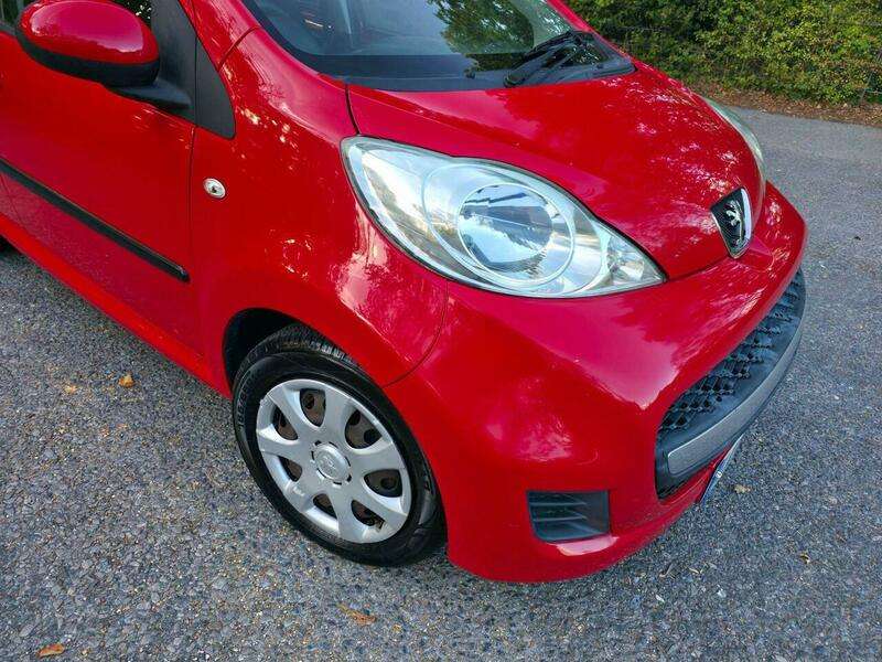 A 2010 PEUGEOT 107 1.0 12V Urban 2 Tronic Euro 4 5dr A 2010 PEUGEOT 107 1.0 12V Urban 2 Tronic Euro 4 5dr