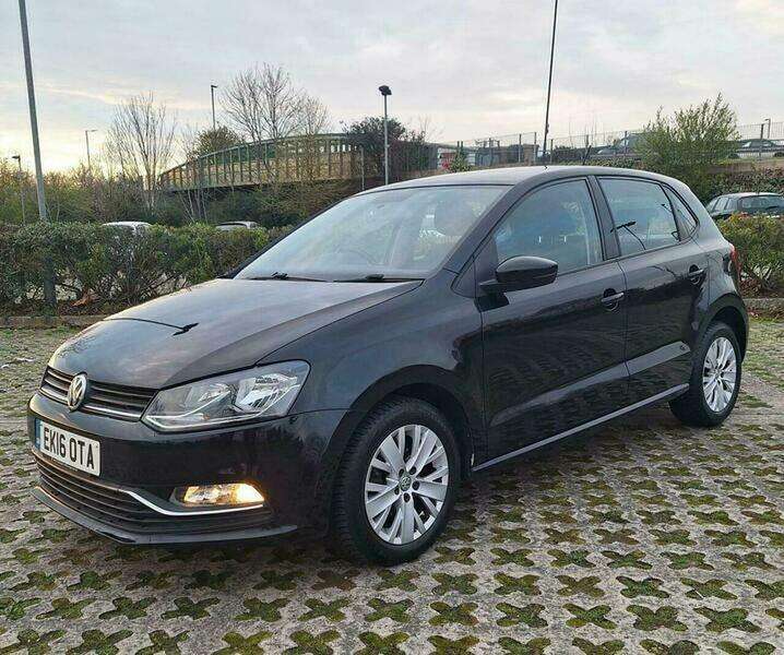 A 2016 VOLKSWAGEN POLO 1.2 TSI BlueMotion Tech SE Euro 6 (s/s) 5dr A 2016 VOLKSWAGEN POLO 1.2 TSI BlueMotion Tech SE Euro 6 (s/s) 5dr