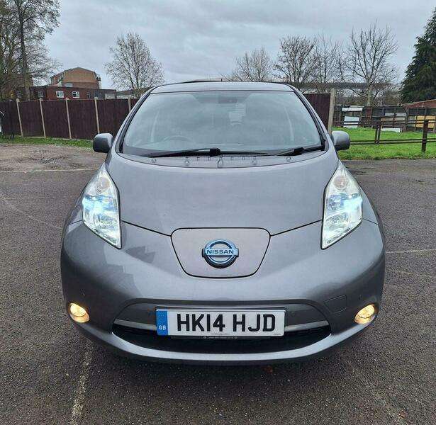 A 2014 NISSAN LEAF 24kWh Tekna Auto 5dr A 2014 NISSAN LEAF 24kWh Tekna Auto 5dr