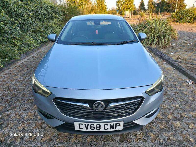 A 2018 VAUXHALL INSIGNIA 1.5i Turbo GPF Design Grand Sport Euro 6 (s/s) 5dr A 2018 VAUXHALL INSIGNIA 1.5i Turbo GPF Design Grand Sport Euro 6 (s/s) 5dr