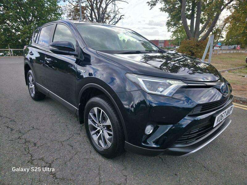 A 2017 TOYOTA RAV4 2.5 VVT-h Icon Tech CVT Euro 6 (s/s) 5dr A 2017 TOYOTA RAV4 2.5 VVT-h Icon Tech CVT Euro 6 (s/s) 5dr