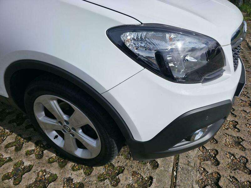 A 2014 VAUXHALL MOKKA 1.6 Exclusiv 2WD Euro 5 (s/s) 5dr A 2014 VAUXHALL MOKKA 1.6 Exclusiv 2WD Euro 5 (s/s) 5dr