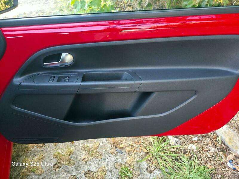 2015 VOLKSWAGEN UP 2015 VOLKSWAGEN UP