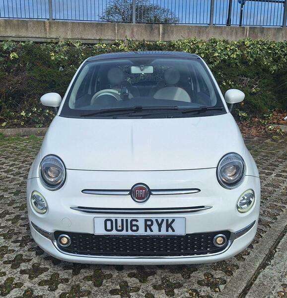 A 2016 FIAT 500 1.2 Lounge Euro 6 (s/s) 3dr A 2016 FIAT 500 1.2 Lounge Euro 6 (s/s) 3dr