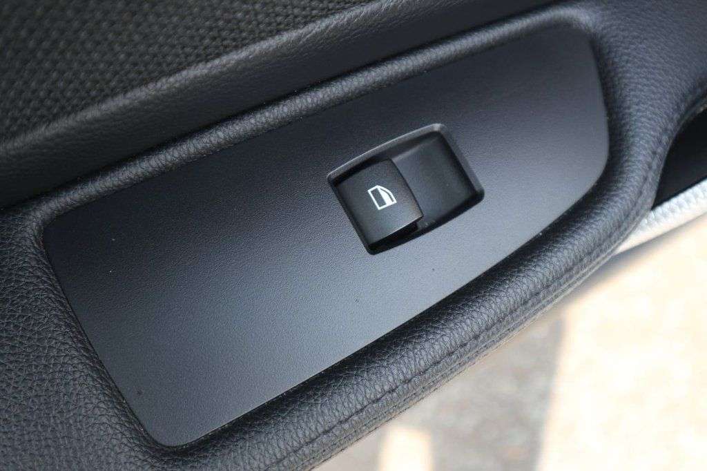 2010 BMW 1 SERIES 2010 BMW 1 SERIES