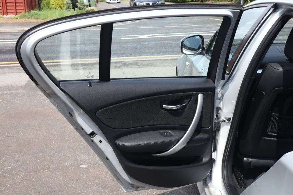 2010 BMW 1 SERIES 2010 BMW 1 SERIES