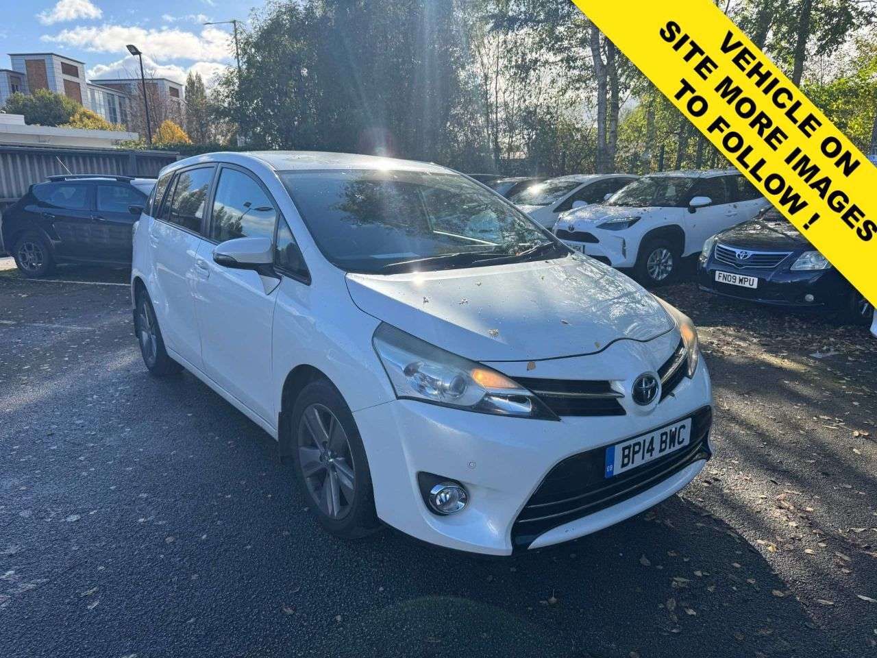 A 2014 TOYOTA VERSO 1.6 D-4D Trend MPV 5dr Diesel Manual Euro 5 (s/s) (110 bhp) * 2 YEAR WTY FR A 2014 TOYOTA VERSO 1.6 D-4D Trend MPV 5dr Diesel Manual Euro 5 (s/s) (110 bhp) * 2 YEAR WTY FR