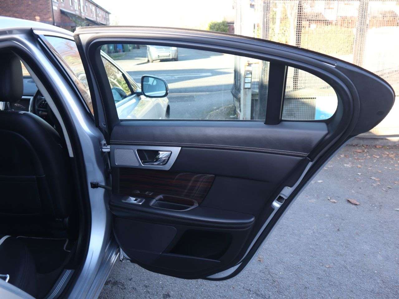 2012 JAGUAR XF 2012 JAGUAR XF