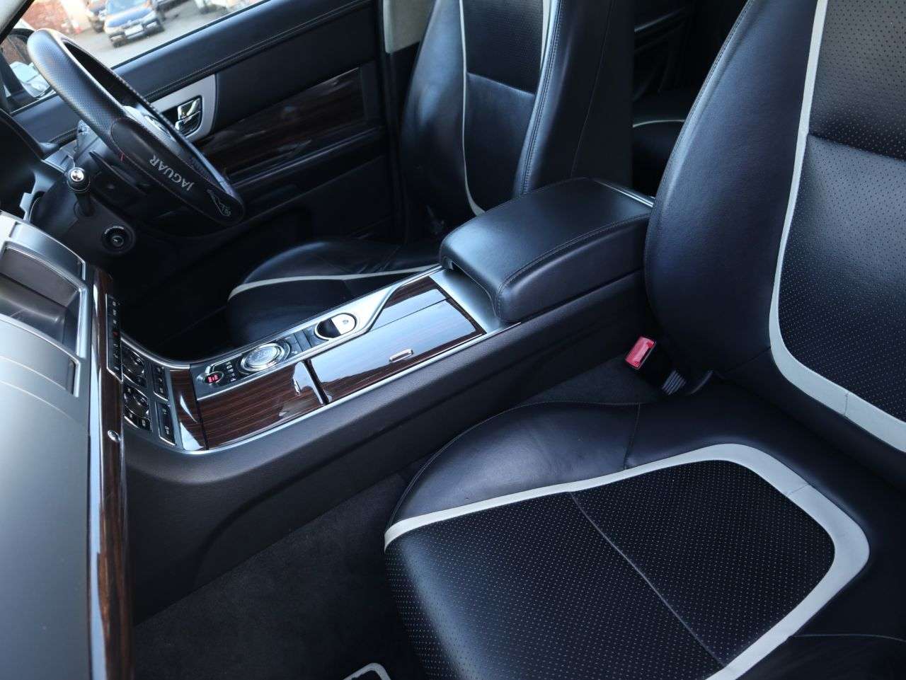 2012 JAGUAR XF 2012 JAGUAR XF