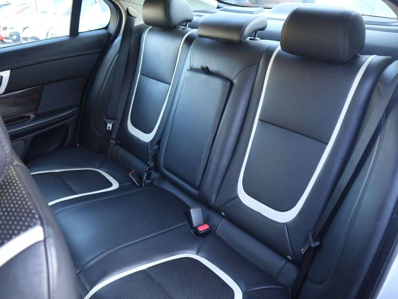 2012 JAGUAR XF 2012 JAGUAR XF