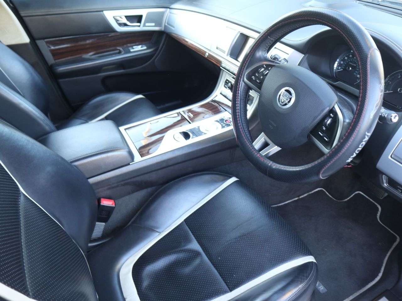 2012 JAGUAR XF 2012 JAGUAR XF
