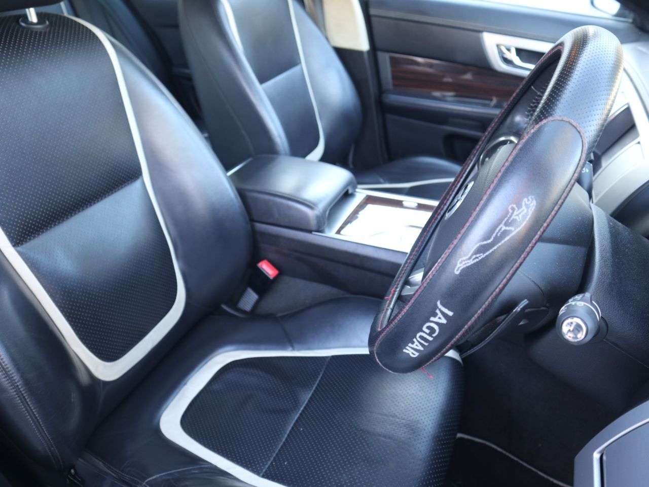 2012 JAGUAR XF 2012 JAGUAR XF