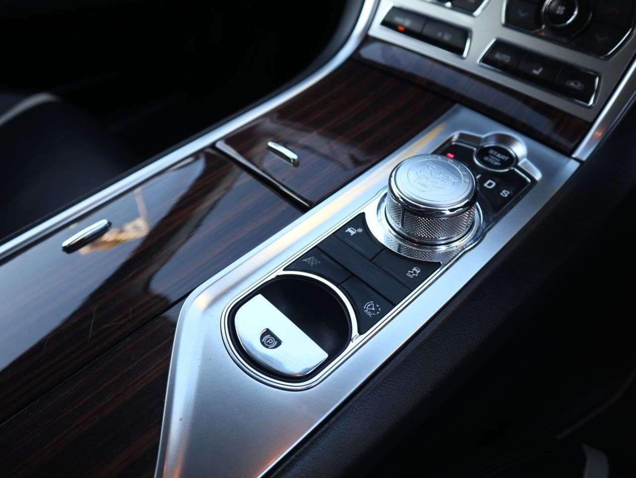 2012 JAGUAR XF 2012 JAGUAR XF