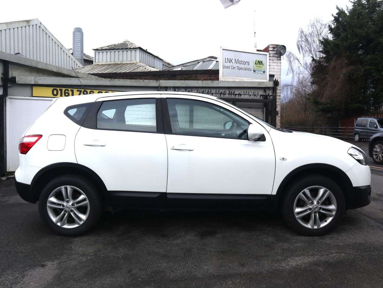 A 2011 NISSAN QASHQAI 1.5 dCi Acenta SUV 5dr Diesel Manual 2WD Euro 5 (110 ps) *2 YEAR WARRANTY £ A 2011 NISSAN QASHQAI 1.5 dCi Acenta SUV 5dr Diesel Manual 2WD Euro 5 (110 ps) *2 YEAR WARRANTY £