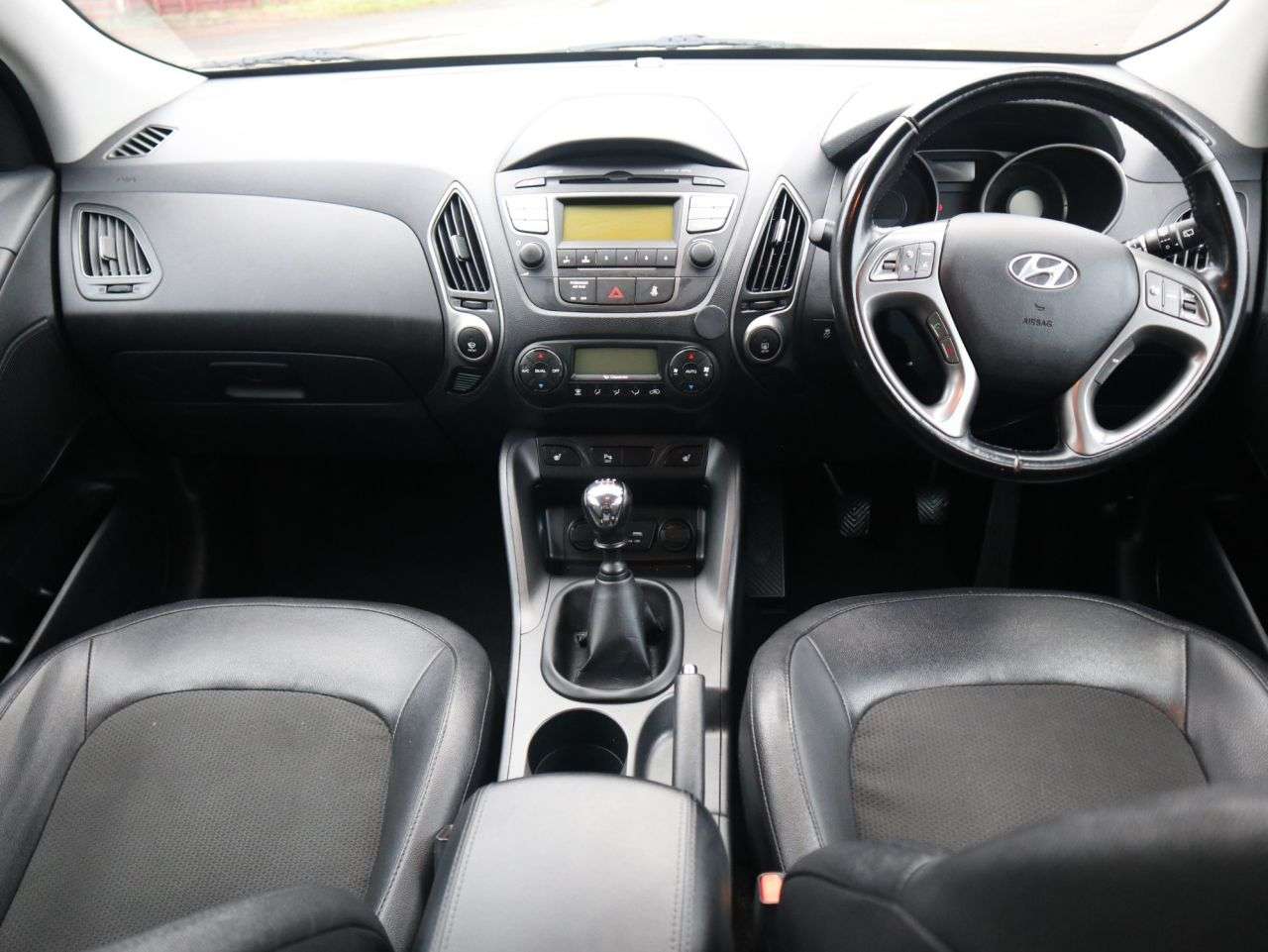 A 2015 HYUNDAI IX35 1.7 CRDi SE SUV 5dr Diesel Manual Euro 5 (s/s) (115 ps) *2 YEAR WARRANTY £9 A 2015 HYUNDAI IX35 1.7 CRDi SE SUV 5dr Diesel Manual Euro 5 (s/s) (115 ps) *2 YEAR WARRANTY £9