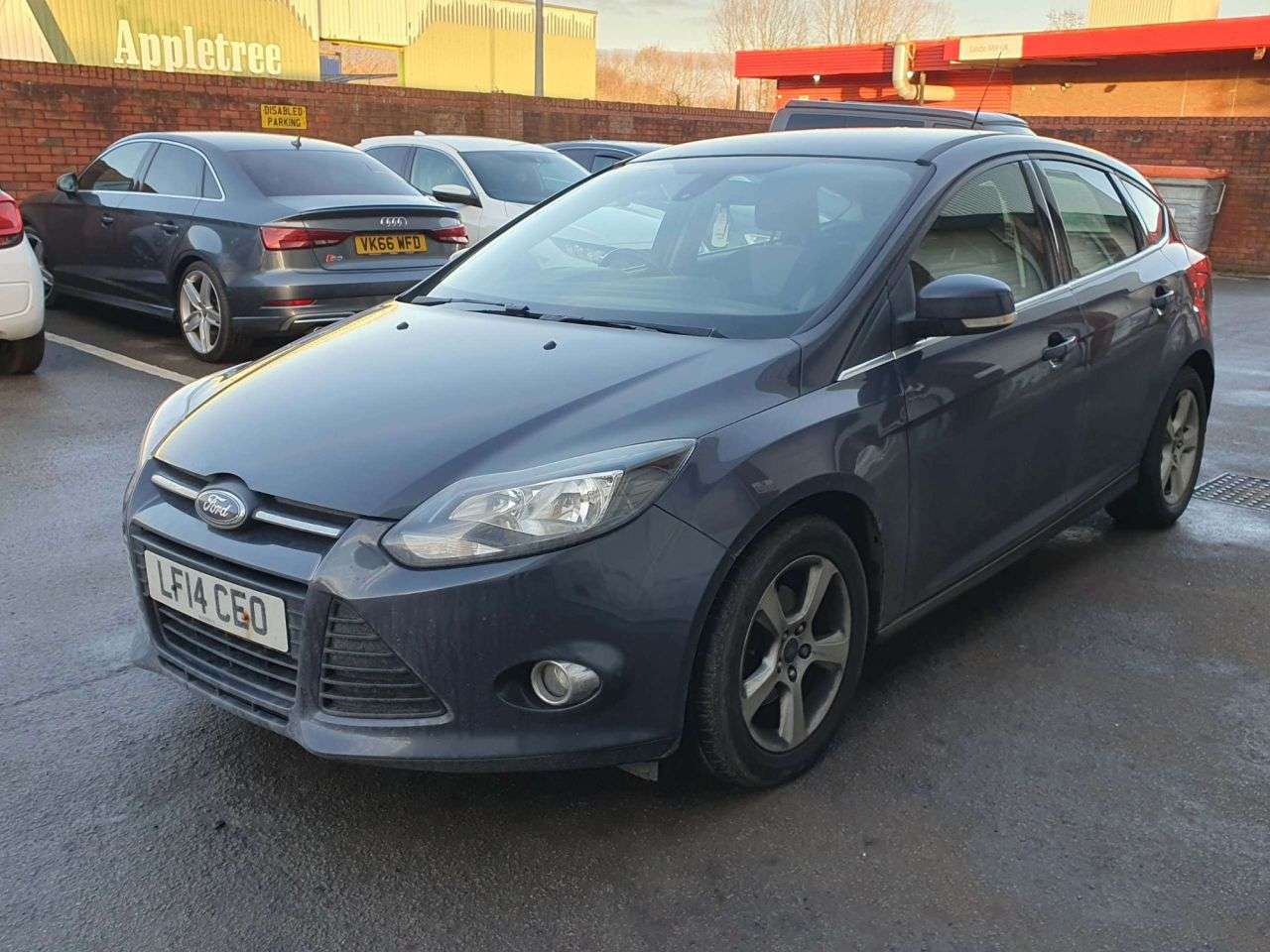A 2014 FORD FOCUS 1.6 TDCi Zetec Navigator Hatchback 5dr Diesel Manual Euro 5 (s/s) (115 ps) A 2014 FORD FOCUS 1.6 TDCi Zetec Navigator Hatchback 5dr Diesel Manual Euro 5 (s/s) (115 ps)