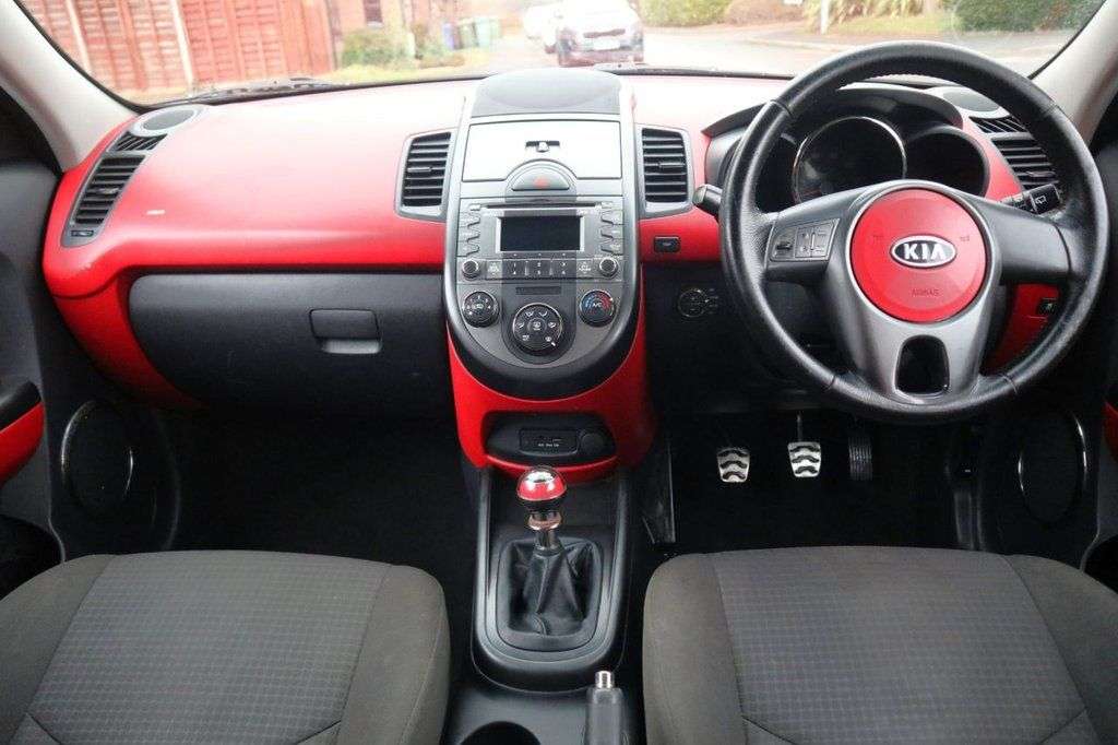A 2010 KIA SOUL 1.6 CRDi Burner SUV 5dr Diesel Manual Euro 4 (126 bhp) * 2 YEAR WARRANTY £9 A 2010 KIA SOUL 1.6 CRDi Burner SUV 5dr Diesel Manual Euro 4 (126 bhp) * 2 YEAR WARRANTY £9