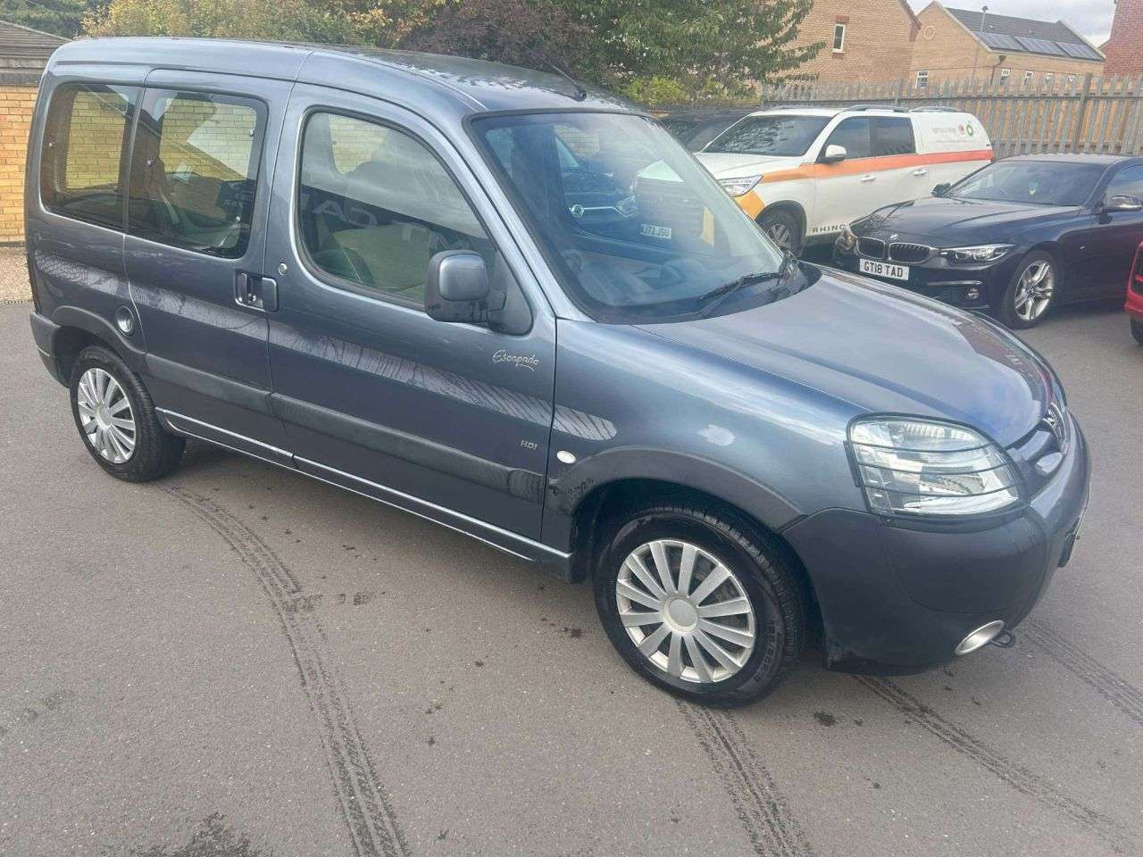 A 2005 PEUGEOT PARTNER 2.0 HDi Escapade MPV 5dr Diesel Manual (152 g/km, 90 bhp) * 2 YEAR WARRANTY A 2005 PEUGEOT PARTNER 2.0 HDi Escapade MPV 5dr Diesel Manual (152 g/km, 90 bhp) * 2 YEAR WARRANTY